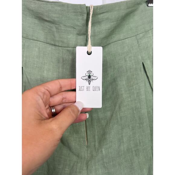 NWT Just Bee Queen High Waist Pleated Front Marlow Shorts Green Size: Large - Picture 3 of 4
